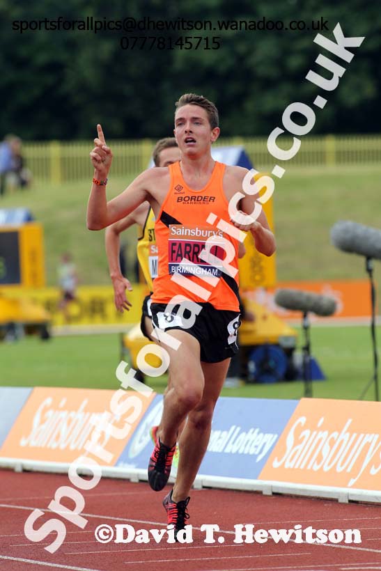 Thomas Farrell (Border) wins the 5000 metres, 2014 Sainsbury's British Championships. Photo: David T. Hewitson/Sports for All Pics